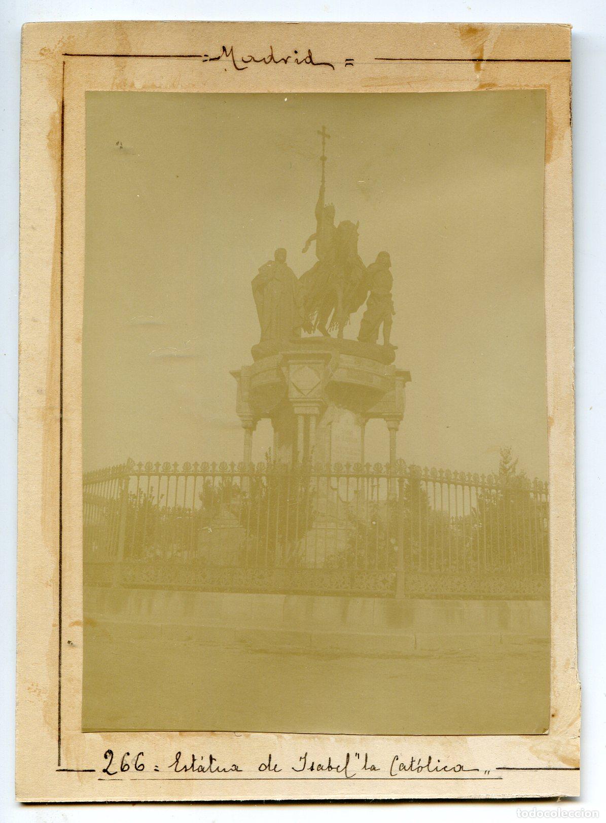 Fotografia antica: Madrid. Estatua de Isabel la Cat&oacute;lica, circa 1906