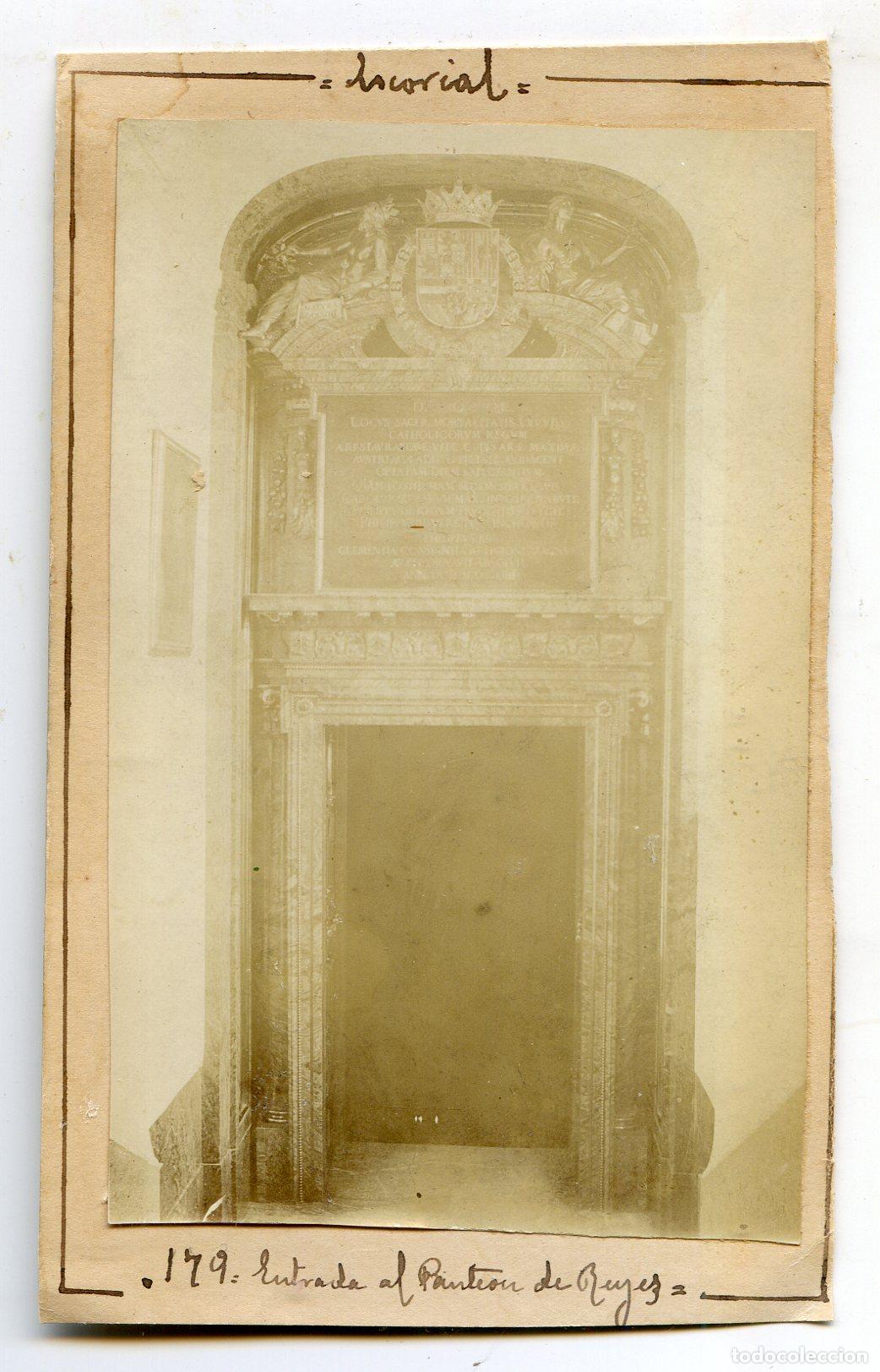 Fotograf&iacute;a antigua: Madrid. El Escorial. Entrada al Pante&oacute;n de Reyes. circa 1906