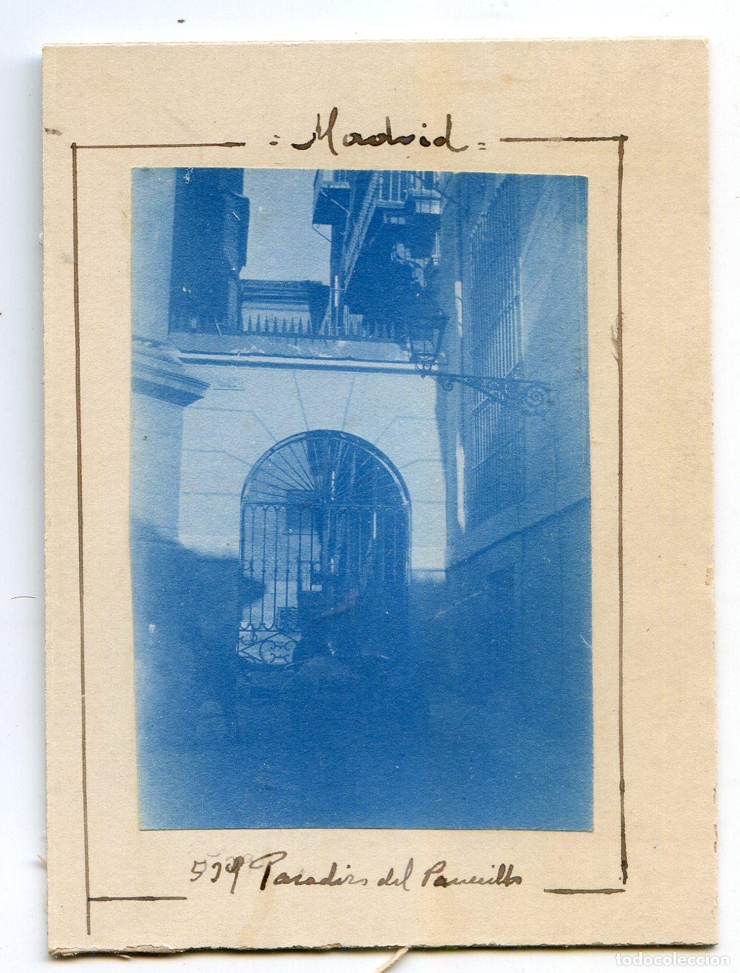Alte Fotografie: Madrid. Pasadizo del Panecillo. circa 1906, cianotipo, poco habitual rinc&oacute;n de Madrid