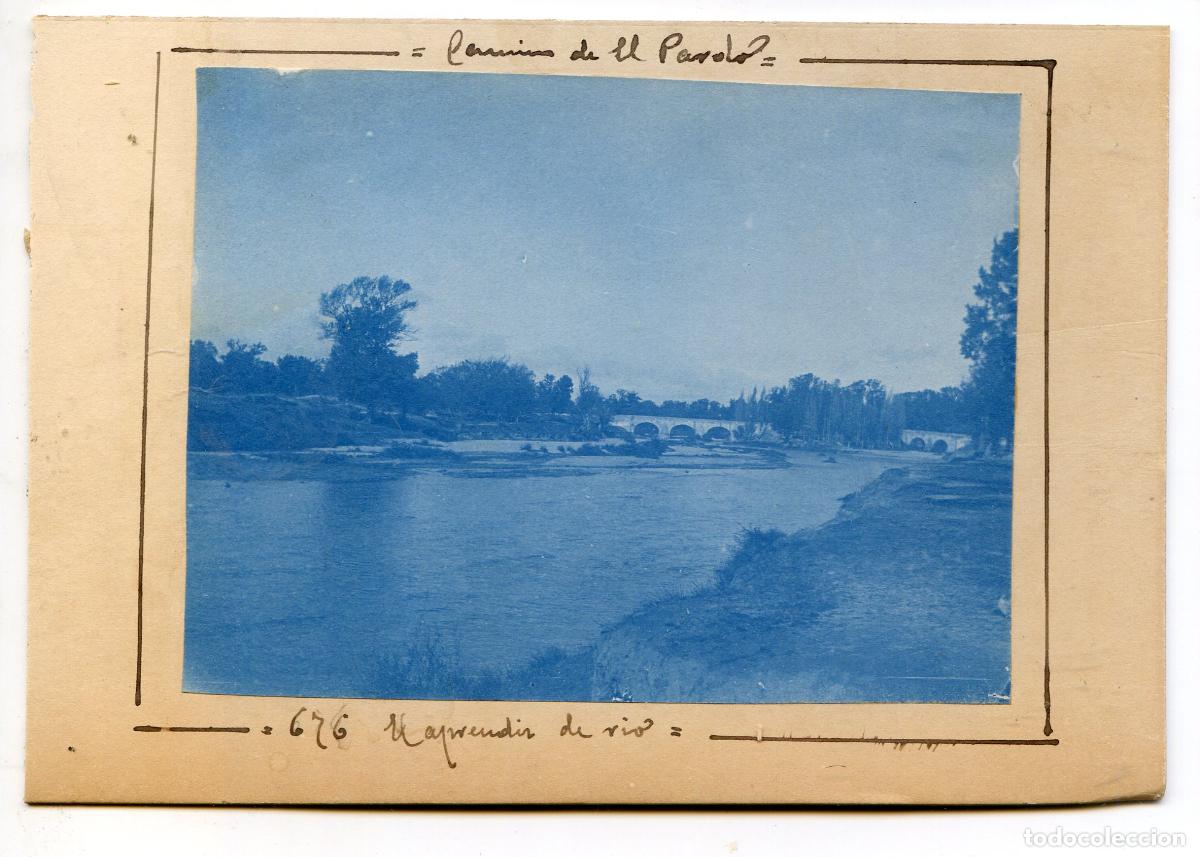 Fotograf&iacute;a antigua: Madrid. Camino de El Pardo. El aprendiz de r&iacute;o. circa 1906, cianotipo