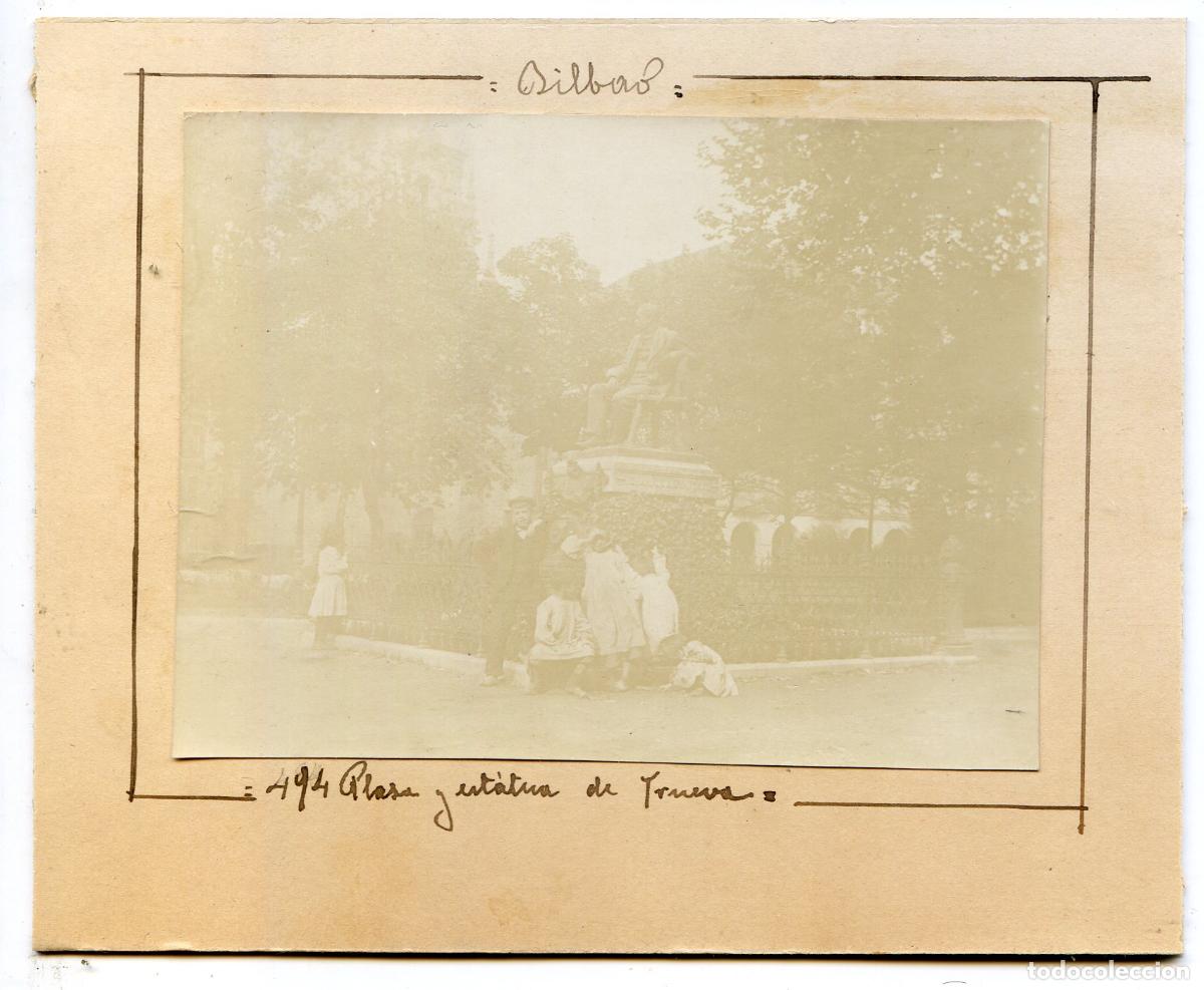Alte Fotografie: Bilbao, Plaza y estatua de Trueba, circa 1905.