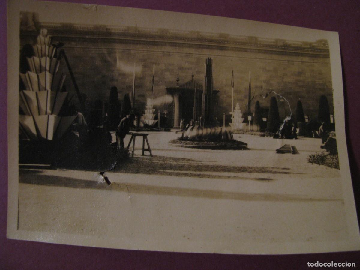 Fotograf&iacute;a antigua: FOTO DE BARCELONA. EXPOSICI&Oacute;N. A&Ntilde;O 1930. PLAZA DE UNIVERSO. 8,5X6 CM.
