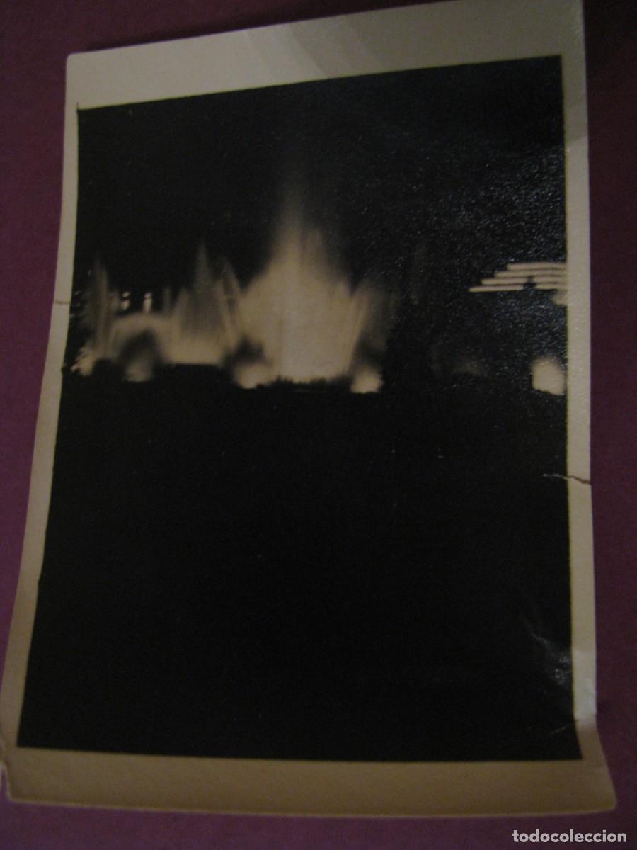 Fotograf&iacute;a antigua: FOTO DE BARCELONA. EXPOSICI&Oacute;N. A&Ntilde;O 1930. 8,5X6 CM. FUENTE MAGICA DE MONTJUICH.