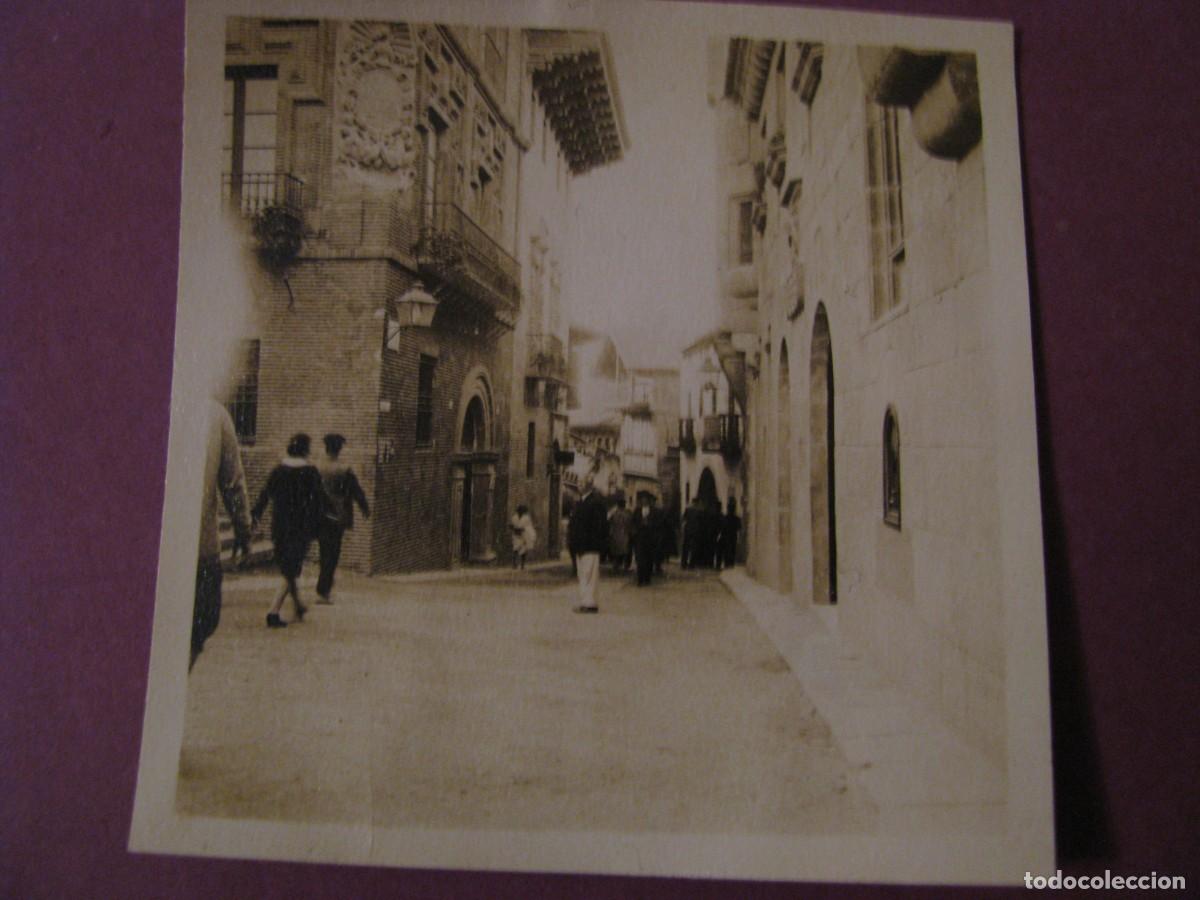 Fotograf&iacute;a antigua: FOTO DE BARCELONA. PUEBLO ESPA&Ntilde;OL, EXPOSICI&Oacute;N. A&Ntilde;O 1930. 6X6 CM. CALLE DE CABALLEROS