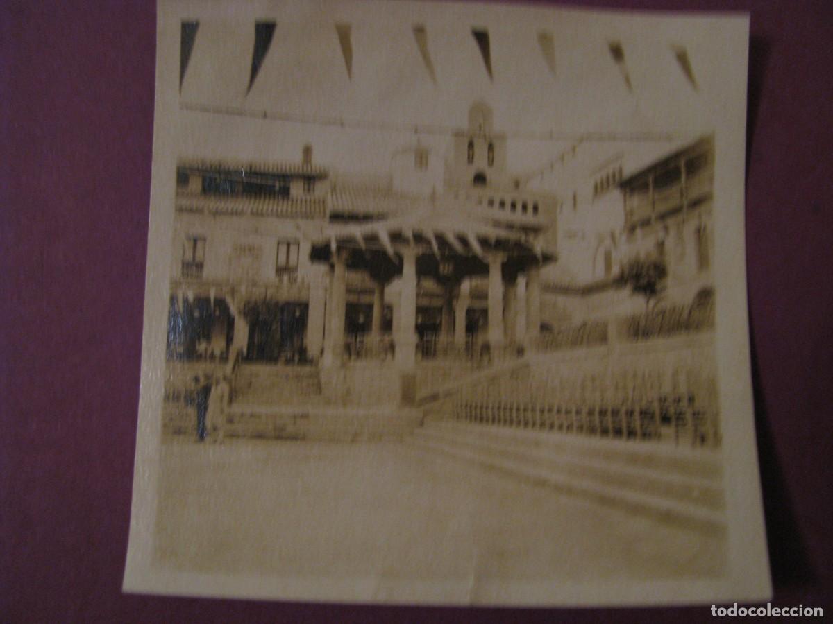 Fotograf&iacute;a antigua: FOTO DE BARCELONA. PUEBLO ESPA&Ntilde;OL, EXPOSICI&Oacute;N. A&Ntilde;O 1930. 6X6 CM. PLAZA MAYOR