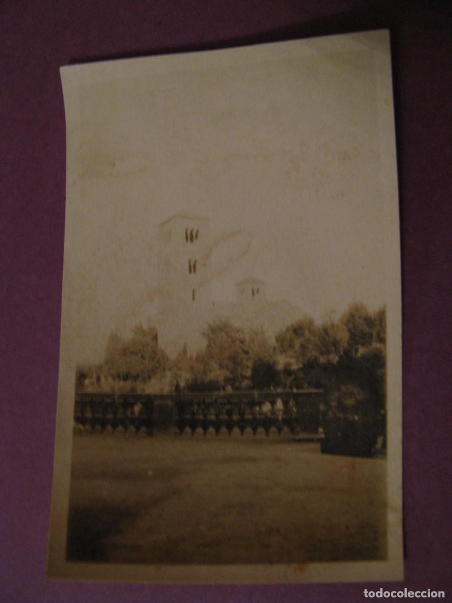 Fotograf&iacute;a antigua: FOTO DE BARCELONA. PUEBLO ESPA&Ntilde;OL, EXPOSICI&Oacute;N. A&Ntilde;O 1930. 6,5X4,5 CM. MONASTERIO