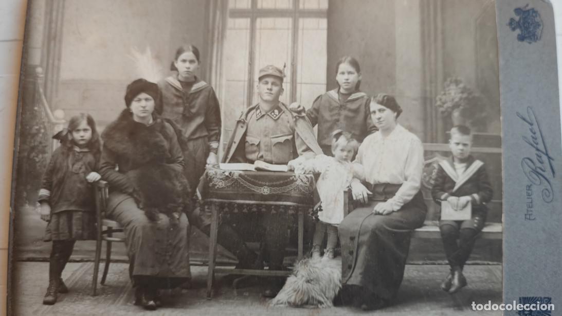 Fotografia antica: FOTOGRAFIA ANTIGUA, SOLDADO CHECOSLOVACO CON FAMILIA, RAFAEL, 1&ordf; GUERRA MUNDIAL WWI, 16,5 X 10,5 CM