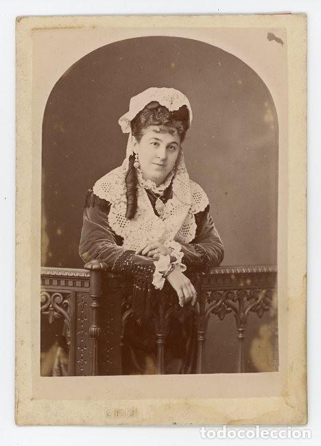 Alte Fotografie: OTERO. MADRID. RETRATO DE DAMA CON MANTILLA BLANCA Y JOYAS.