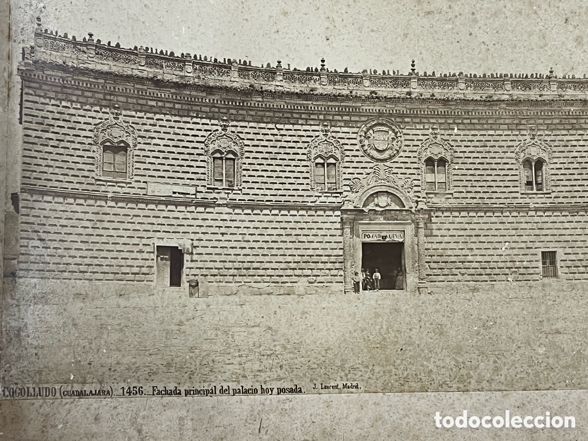 Fotograf&iacute;a antigua: Antigua fotograf&iacute;a Cogolludo Guadalajara. Fachada del palacio, posada. Jean Laurent. Madrid.