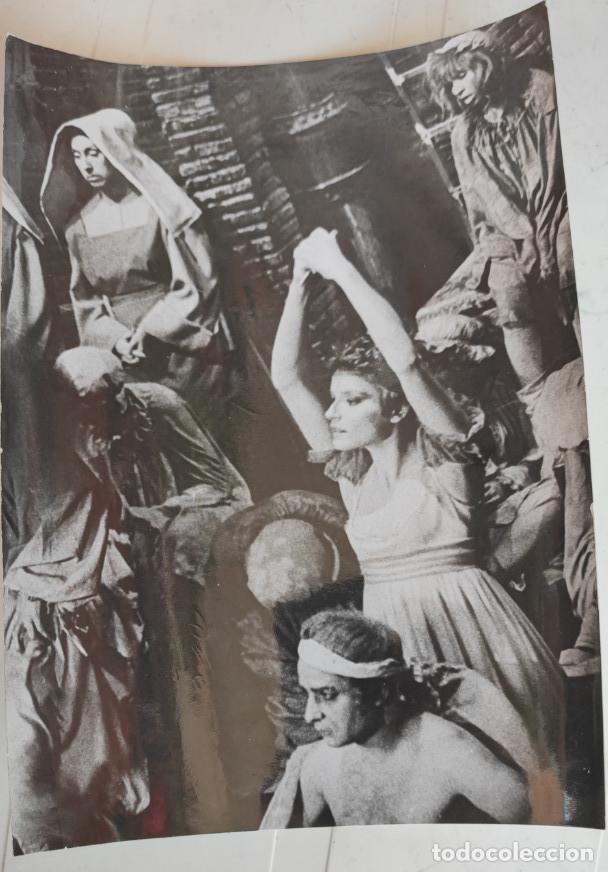 Fotograf&iacute;a antigua: FOTO DE LA OBRA DE TEATRO MARAT SADE EL 22 DICIEMBRE 1968, FOTOGRAFIA ANTIGUA, 16 X 12 CM