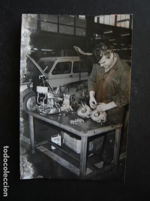 Fotograf&iacute;a antigua: MADRID TALLER REPARACION AUTOMOVILES CITROEN ANTIGUA FOTOGRAFIA ORIGINAL 18 X 12 CM