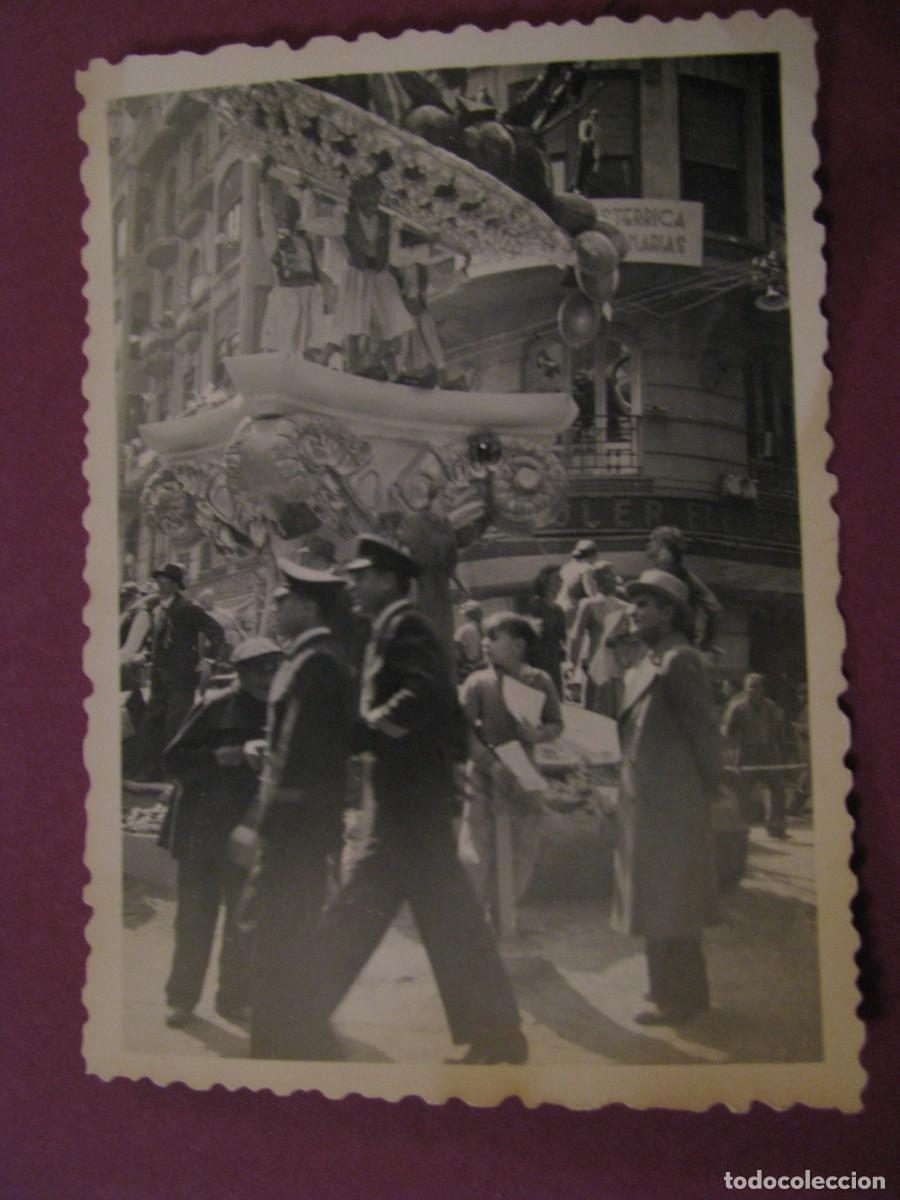 Fotograf&iacute;a antigua: FOTO DE FALLAS DE VALENCIA. A&Ntilde;O 1945? 8,5X6 CM