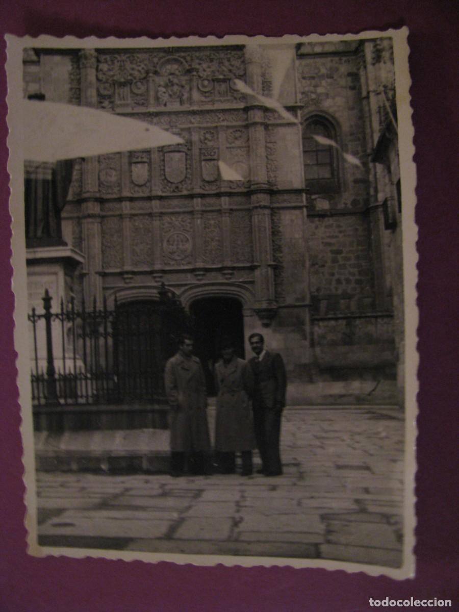 Fotograf&iacute;a antigua: FOTO DE SALAMANCA. FRENTE DE LA FACHADA DE LA UNIVERSIDAD. A&Ntilde;O 1941. 8,5X6 CM