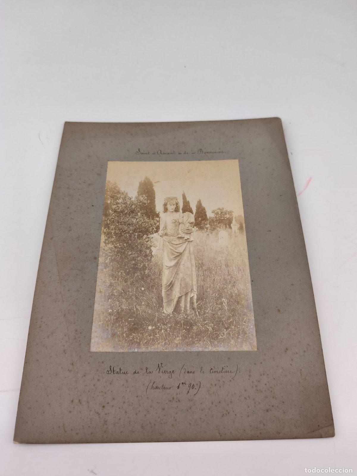 Fotograf&iacute;a antigua: Fotograf&iacute;a Antigua C. 1890-1910 - Saint-Amand-De-Belv&egrave;s (Francia): Estatua De La Virgen En El Cement