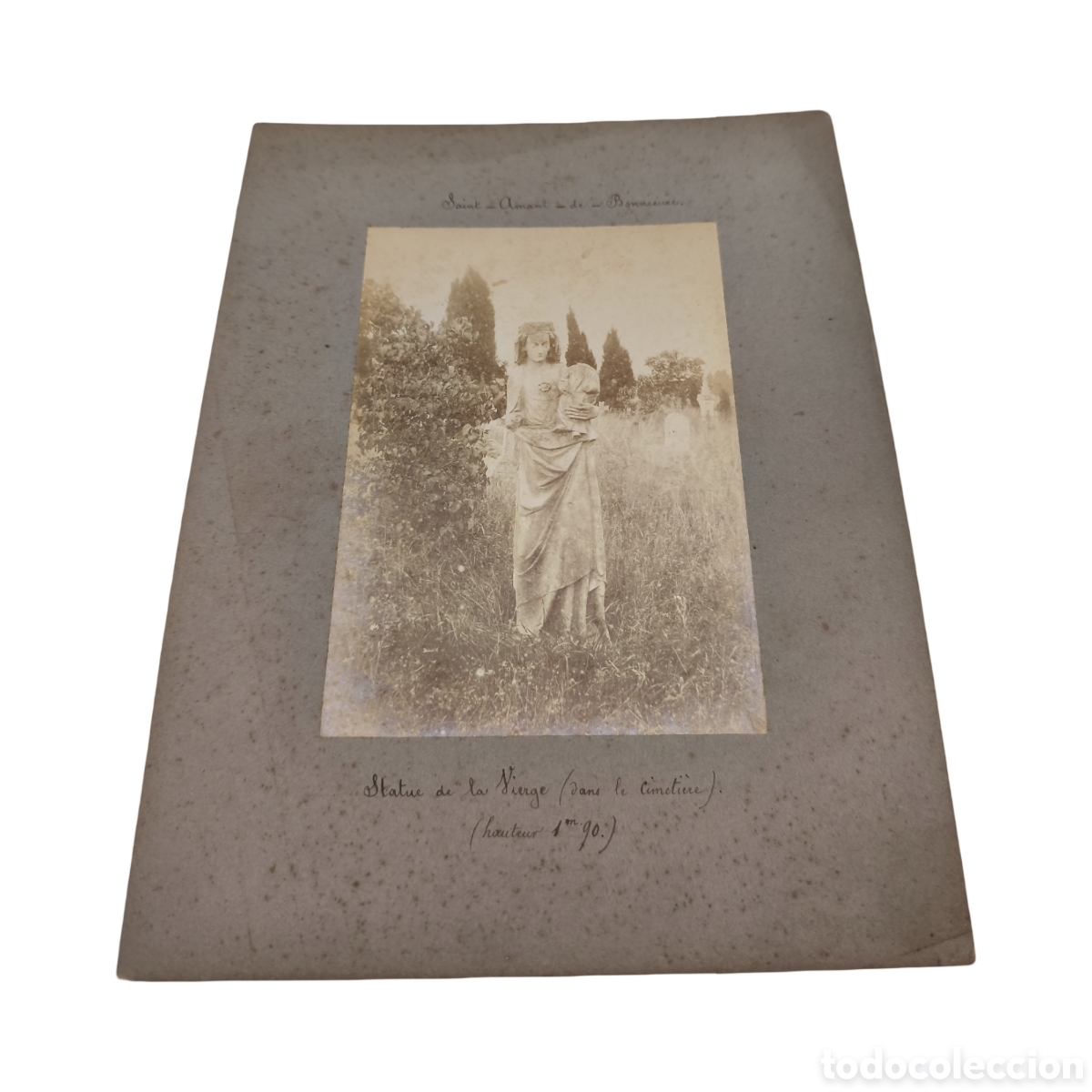 Fotograf&iacute;a antigua: Fotograf&iacute;a Antigua C. 1890-1910 - Saint-Amand-De-Belv&egrave;s (Francia): Estatua De La Virgen En El Cement