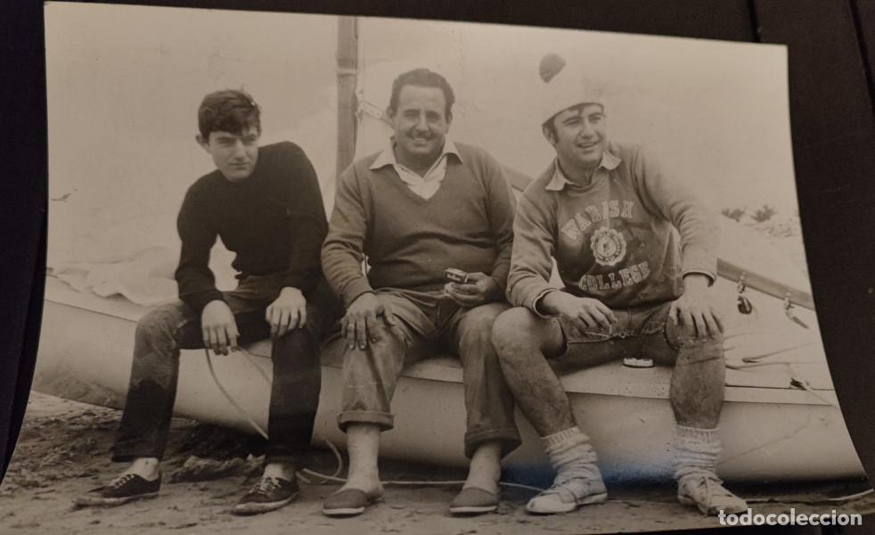 Fotograf&iacute;a antigua: GANADORES DE LA REGATA FLYING DUTCHMAN, A&Ntilde;O 1968, FOTOGRAFIA ANTIGUA, 15 X 10, CM