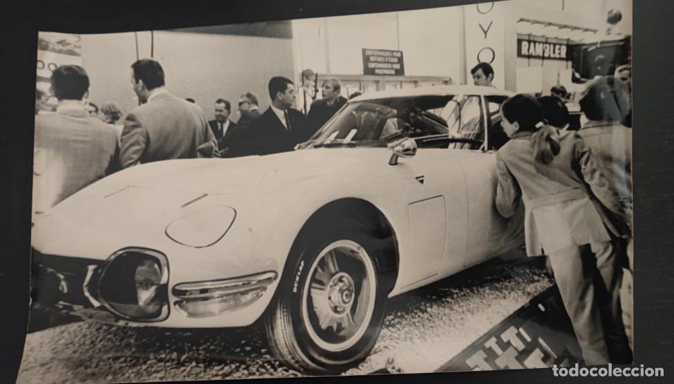Fotograf&iacute;a antigua: SALON DEL AUTOMOVIL, BRUSELAS, TOYOTA 2000 GT, EXHIBIDO POR PRIMERA VEZ, TELEFOTO, 24 X 15 CM