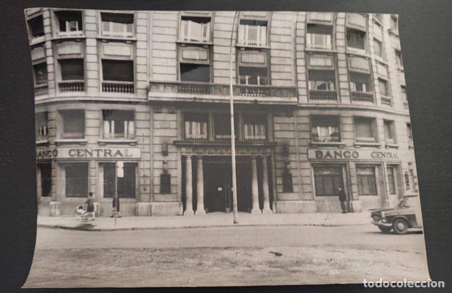 Fotograf&iacute;a antigua: ATRACO AL BANCO CENTRAL DE BARCELONA 17 DEL 12 DE 1968, ROBAN 2 MILLONES DE PESETAS, TELEFOTO, 24 X
