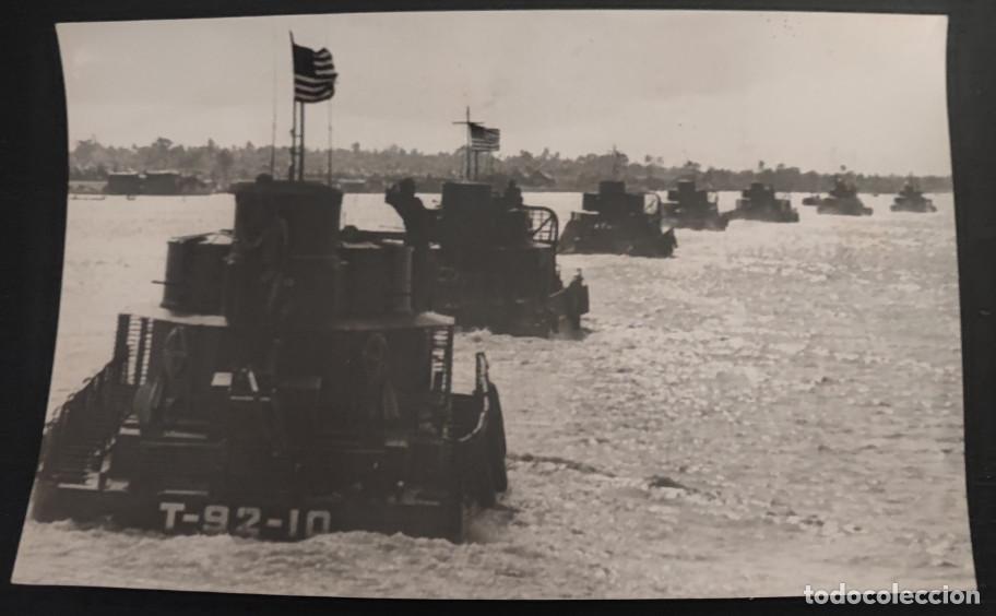 Fotograf&iacute;a antigua: ACORAZADOS Y BARCAZAS DE DESEMBARCO DE LOS ESTADOS UNIDOS EN VIETNAM, TELEFOTO 19 X 12 CM
