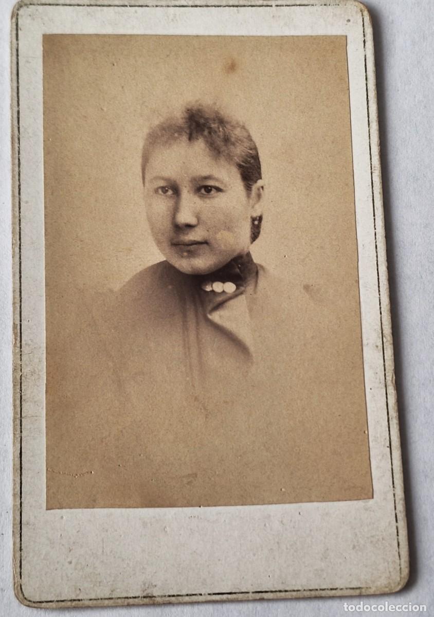 Fotograf&iacute;a antigua: FOTOGRAFIA ALBUMINA MUY ANTIGUA EN CARTON -10 X 6 CM. - SE&Ntilde;ORA DE PELO CORTO - SIGLO XIX