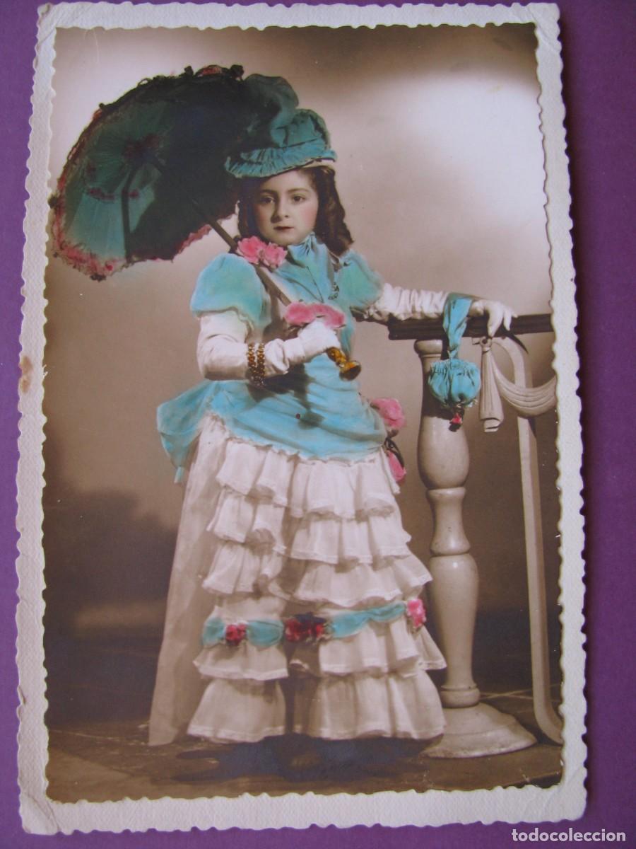 Fotograf&iacute;a antigua: FOTO COLOREADA NI&Ntilde;A CON SOMBRILLA - ESTUDIO RO&Eacute; (CRUZ CUBIERTA, BARCELONA) - H. 1940. 14X9 CM
