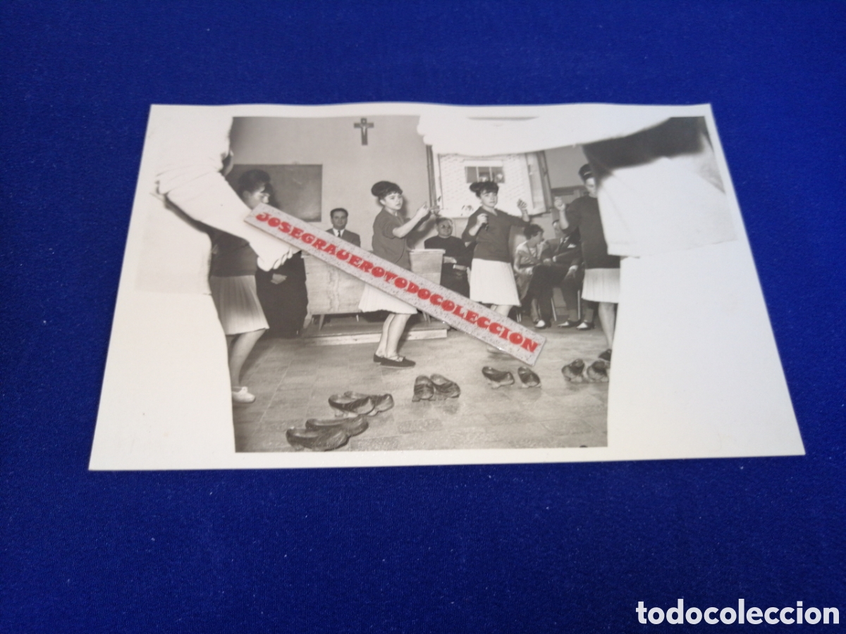 Fotograf&iacute;a antigua: ESCUELA HOGAR CURSO 1963- 64 (TURON) SELLO FOTOGR&Aacute;FICO FOTO MU&Ntilde;IZ (VISTAALEGRE) TURON - ASTURIAS
