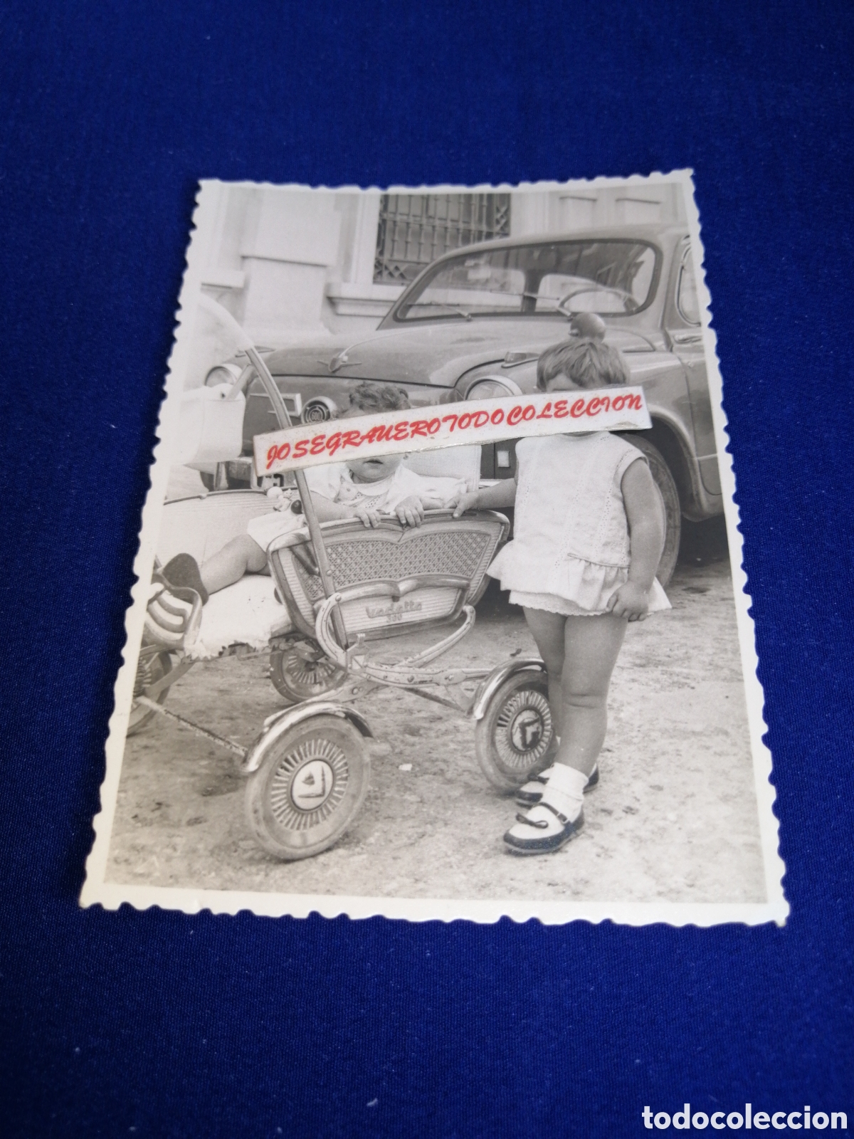 Fotograf&iacute;a antigua: NI&Ntilde;OS MODELOS POSANDO CARRITO COCHE SEAT 600 FOTO ANTIGUA SIGLO PASADO SELLO E.UTRILLA (VALENCIA)
