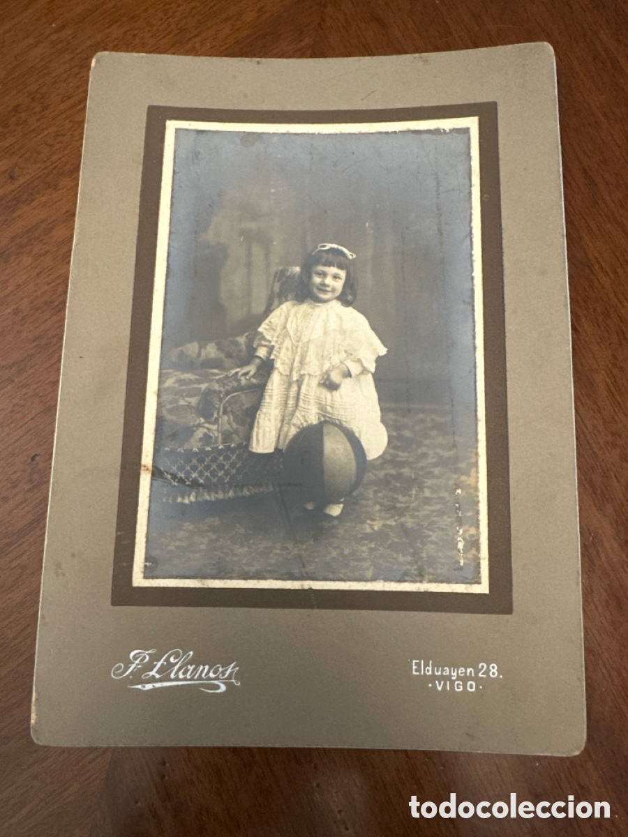 Fotograf&iacute;a antigua: FOTOGRAF&Iacute;A DE FRANCISCO LLANOS VIGO - NI&Ntilde;A CON PELOTA