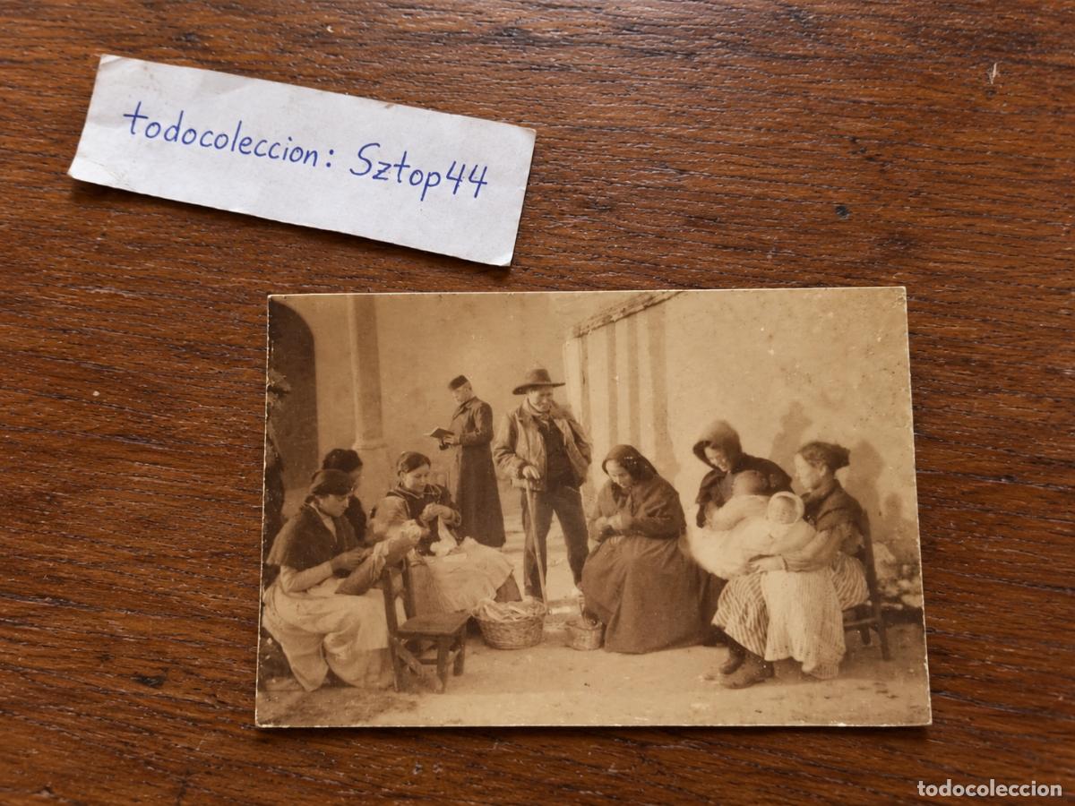Fotograf&iacute;a antigua: Antigua Fotograf&iacute;a Guadalajara c. 1900 - Escena Costumbrista Rural y Sacerdote