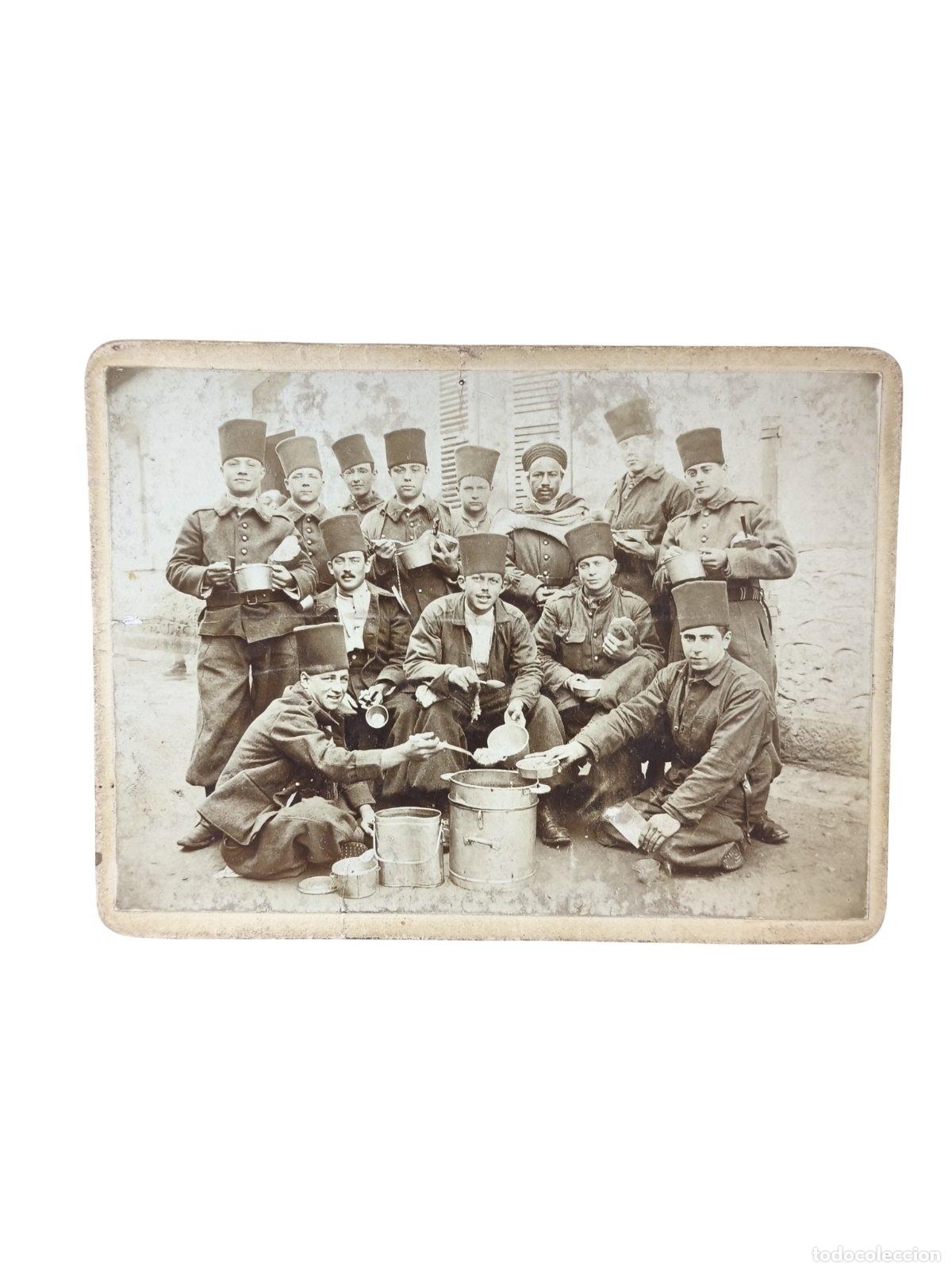 Fotograf&iacute;a antigua: Fotograf&iacute;a Antigua Militares Franceses Zauavos Campamento Comida M&eacute;d&eacute;a Argelia S Darmon 12x9 cm