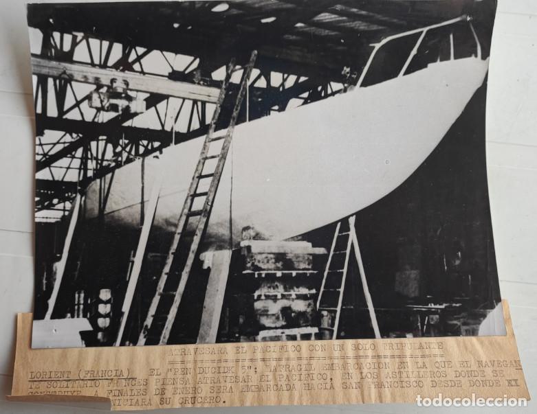 Fotograf&iacute;a antigua: BARCO PEN DUICK 5 EN LORIENT FRANCIA ATRAVESARA EL PACIFICO, FOTOGRAFIA, 20,5 X 15,5 CM