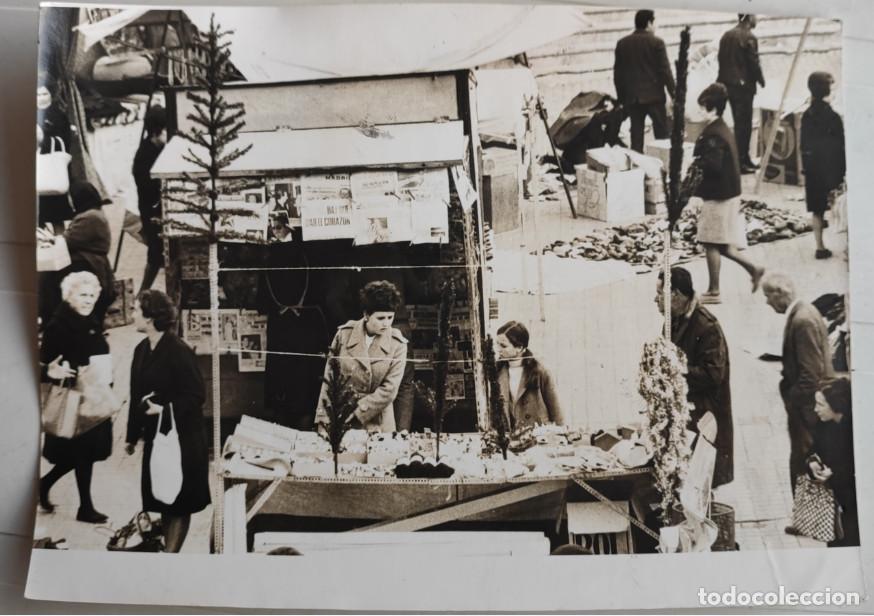 Fotograf&iacute;a antigua: MERCADILLO O RASTRO EN ELDA, 1968, FOTOGRAFIA, 18 X 13 CM