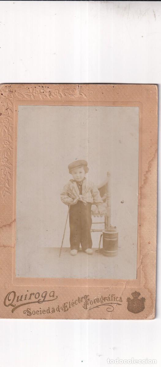 Fotografia antiga: Fotograf&iacute;a ni&ntilde;o vestido de barquillero. Quiroga Sociedad electro fotogr&aacute;fica. Madrid Reverso bonito.
