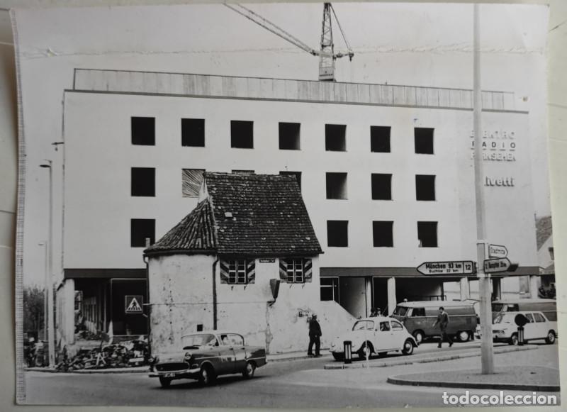 Fotograf&iacute;a antigua: MONUMENTO EN KAUFBEUREN, REPULICA FEDERAL ALEMANA 1968, FOTOGRAFIA, 16,5 X 12,5 CM, OLIVETTI
