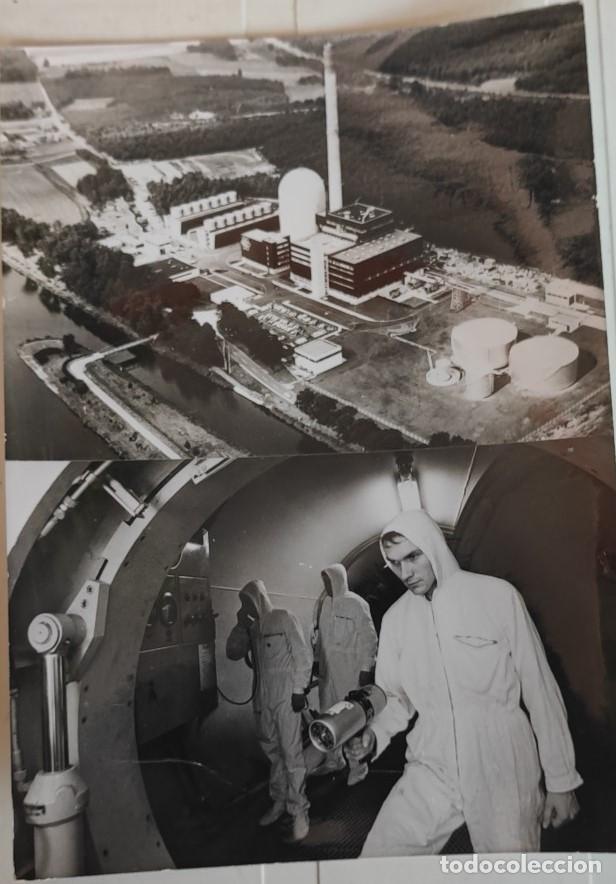 Fotograf&iacute;a antigua: PERSONAL MIDIENDO RADIOACTIVIDAD, HAMBURGO 1968, FOTOGRAFIA, 16,5 X 12 CM
