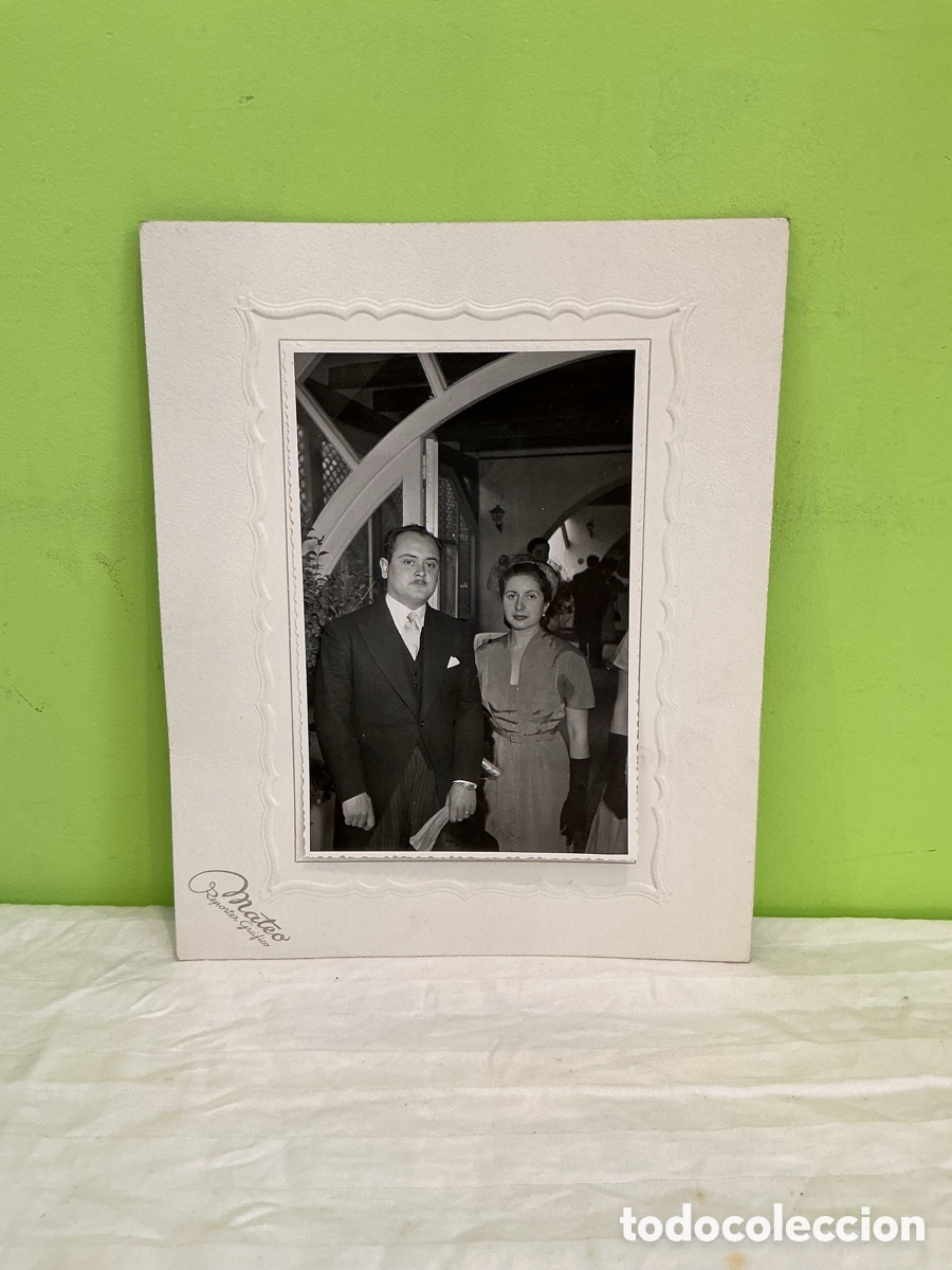 Photographie ancienne: Fotograf&iacute;a de pareja &ndash; Mateo, Barcelona &ndash; A&ntilde;os 40&ndash;50 aprox.