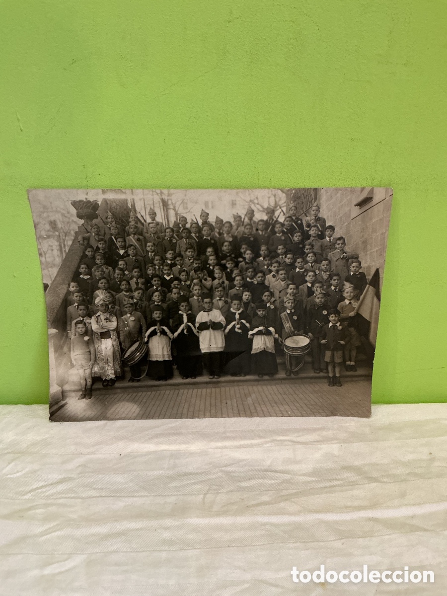 Alte Fotografie: Fotograf&iacute;a escolar con disfraces y tambores &ndash; A&ntilde;os 40&ndash;50
