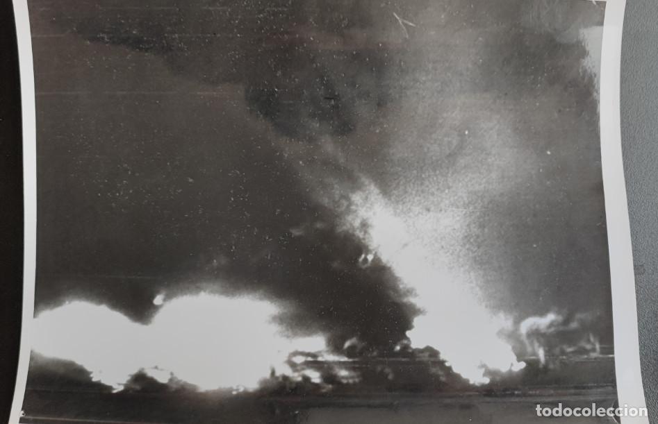 Alte Fotografie: LAS REFINERIAS DE PETROLEO DE SUEZ ARDEN BAJO EL FUEGO DE LA ARTILLERIA JUDIA, TELEFOTO