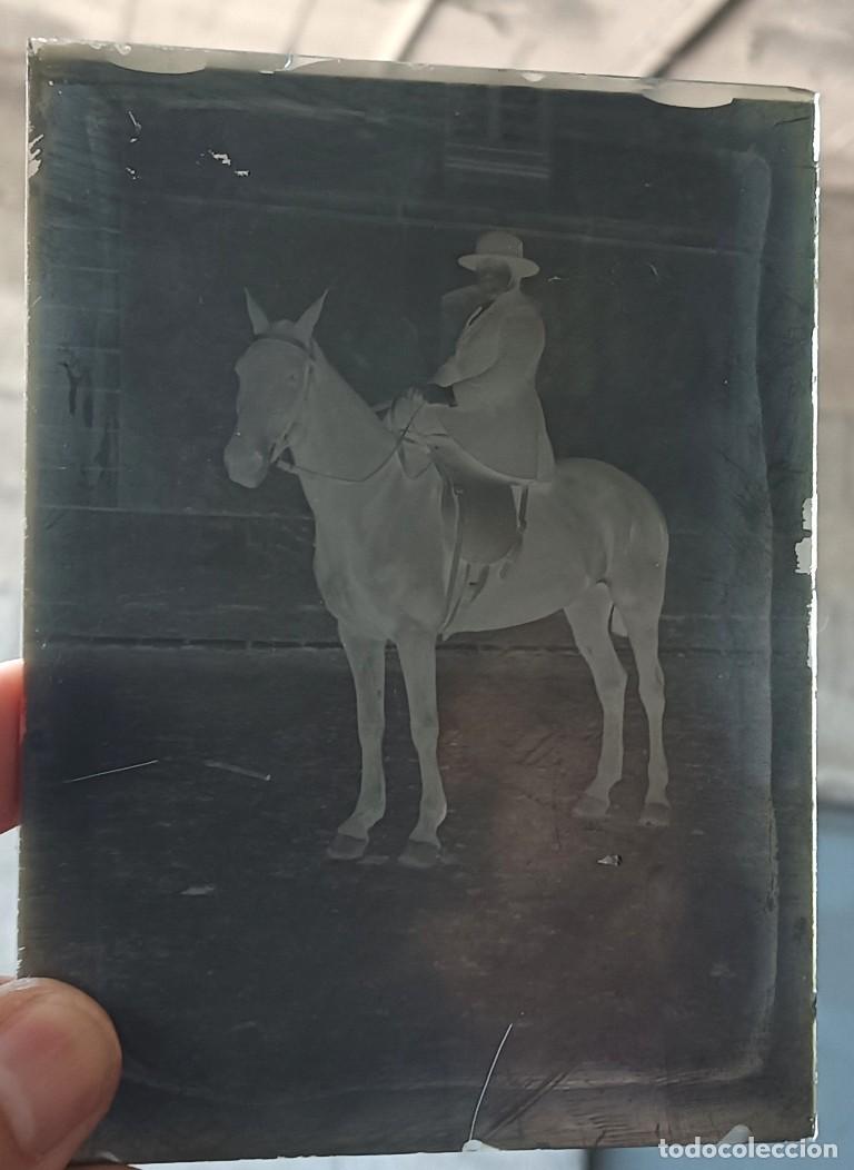 Fotograf&iacute;a antigua: foto cristal Jinete a caballo con sombrero 12 x 9