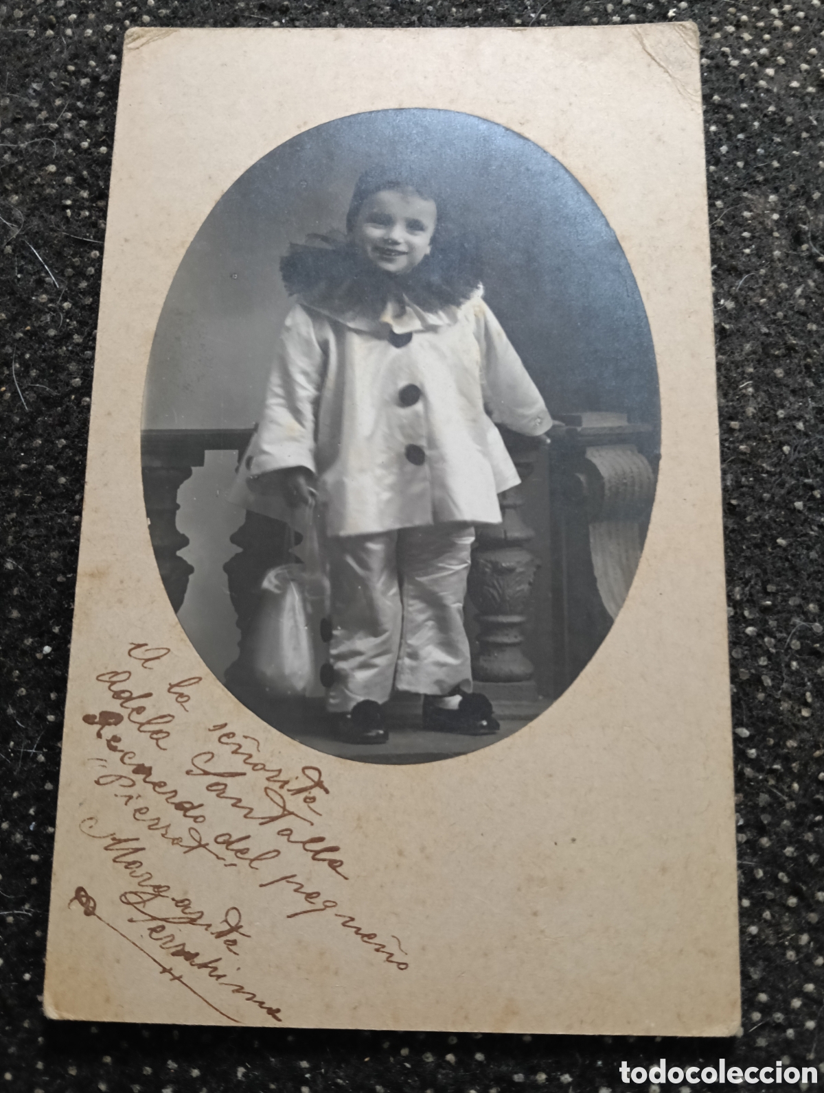 Fotograf&iacute;a antigua: Fotograf&iacute;a recuerdo del ni&ntilde;o Pierrot a la se&ntilde;orita Adela, primeros de Siglo, 1900-30