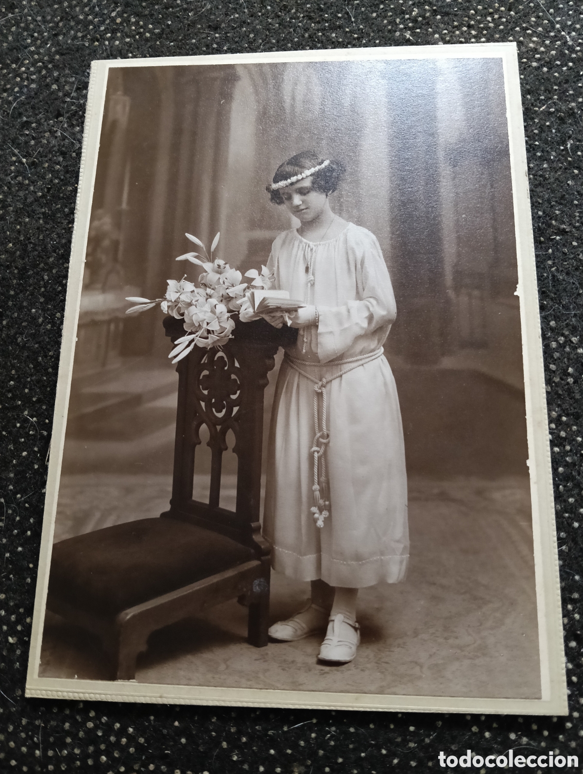 Fotograf&iacute;a antigua: Fotograf&iacute;a de la primera comuni&oacute;n de una ni&ntilde;a, a Soledad 1930 aprox.