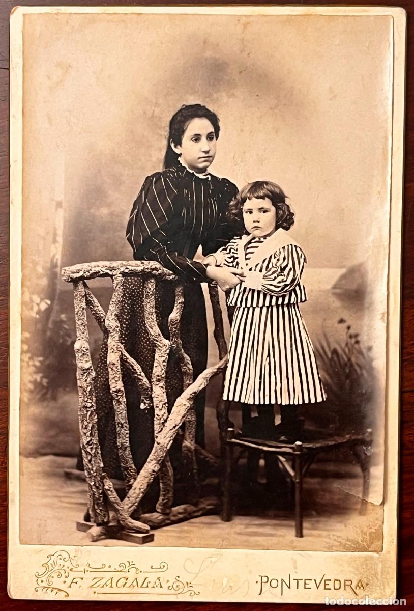 Alte Fotografie: FOTOGRAFIA ALBUMINA DE MADRE CON SU NI&Ntilde;A, F. ZAGALA, PONTEVEDRA, FOTOGRAFIA MADRILE&Ntilde;A, Plaza de la C