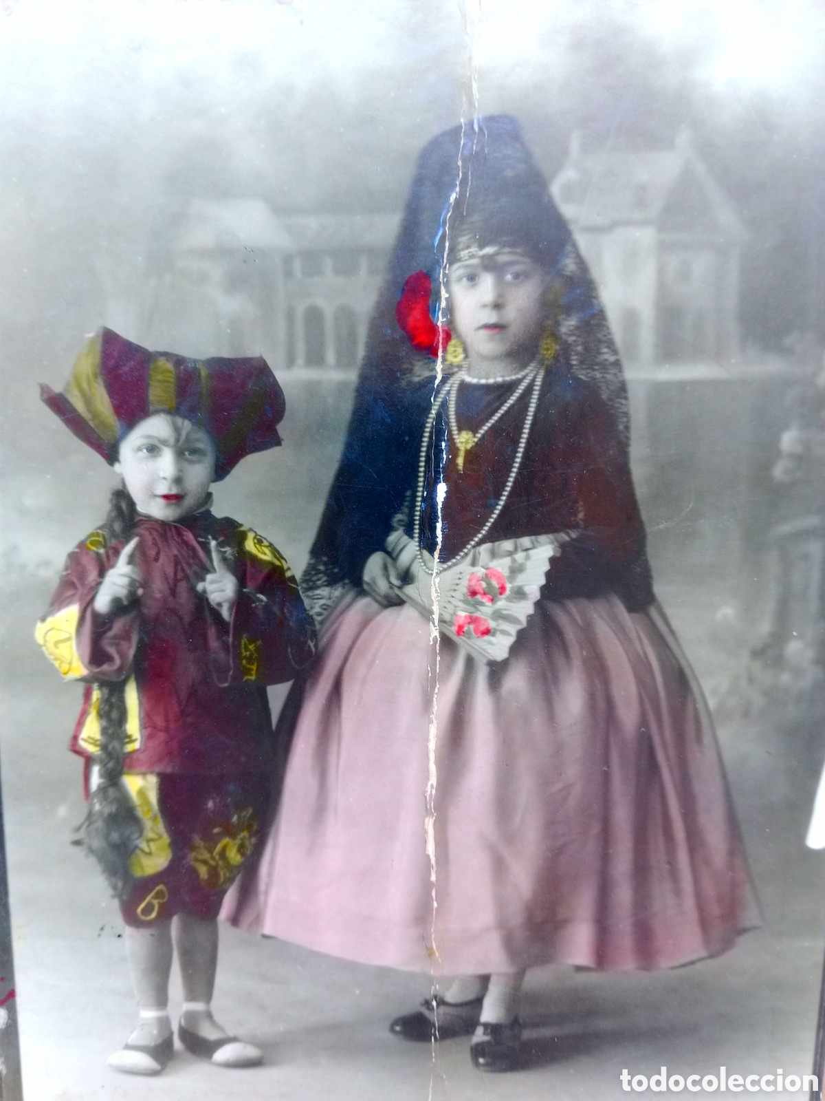 Fotografia antica: Antigua fotograf&iacute;a de escena infantil con disfraces