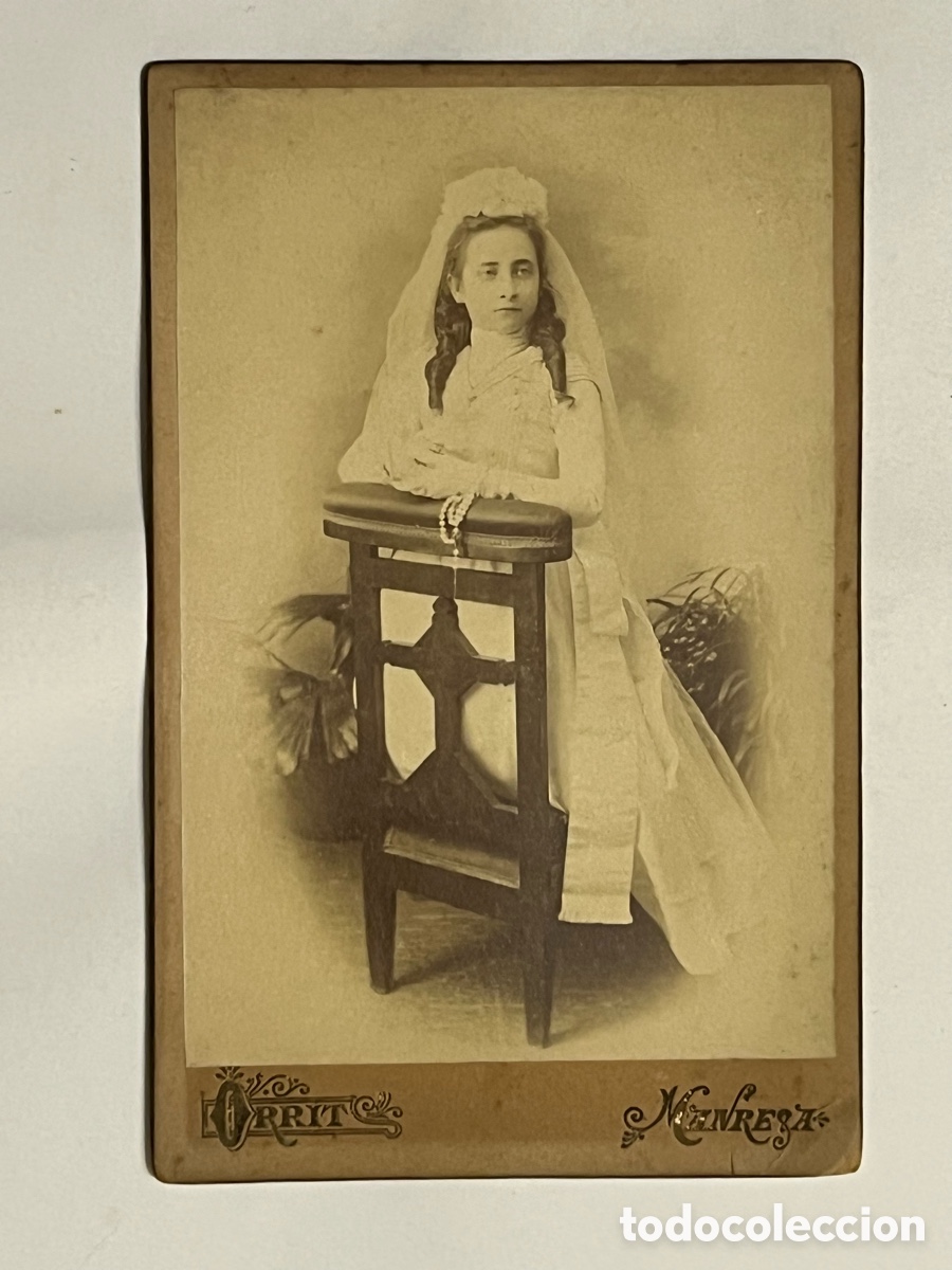 Photographie ancienne: MANRESA.. Retrato Ni&ntilde;a Primera Comuni&oacute;n. Estudio fotogr&aacute;fico ORRIT (h.1900?) Med&iacute;das: 10,5 x 16