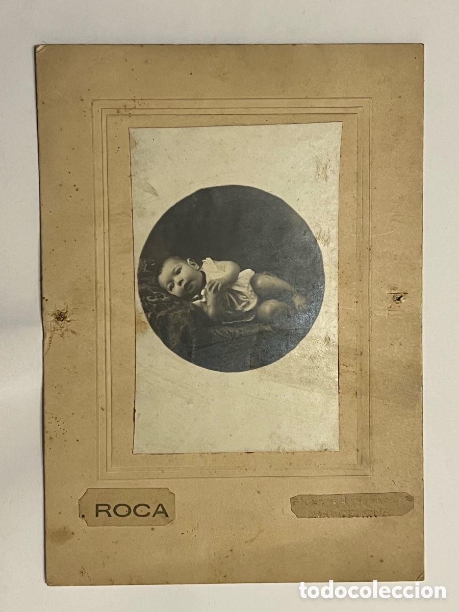 Fotografia antiga: NI&Ntilde;OS.. Fotograf&iacute;a Roca, Barcelona.. Retrato de Estudio de un BeBe (h.1900?) Med&iacute;das: 15,5 x 22
