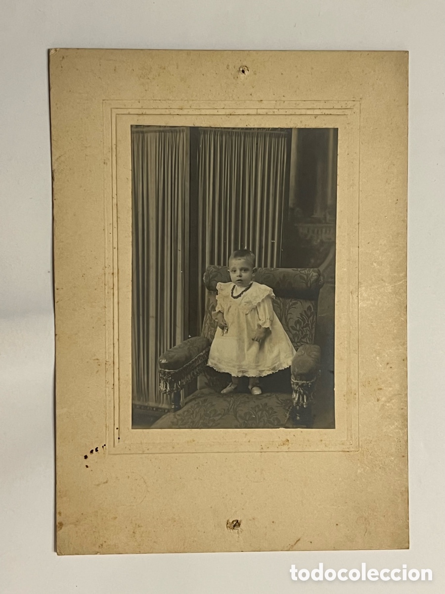 Antique Photography: NI&Ntilde;OS.. Fotograf&iacute;a Roca, Barcelona.. Beb&eacute; con Faldon (h.1900?) Med&iacute;das: 15,5 x 22