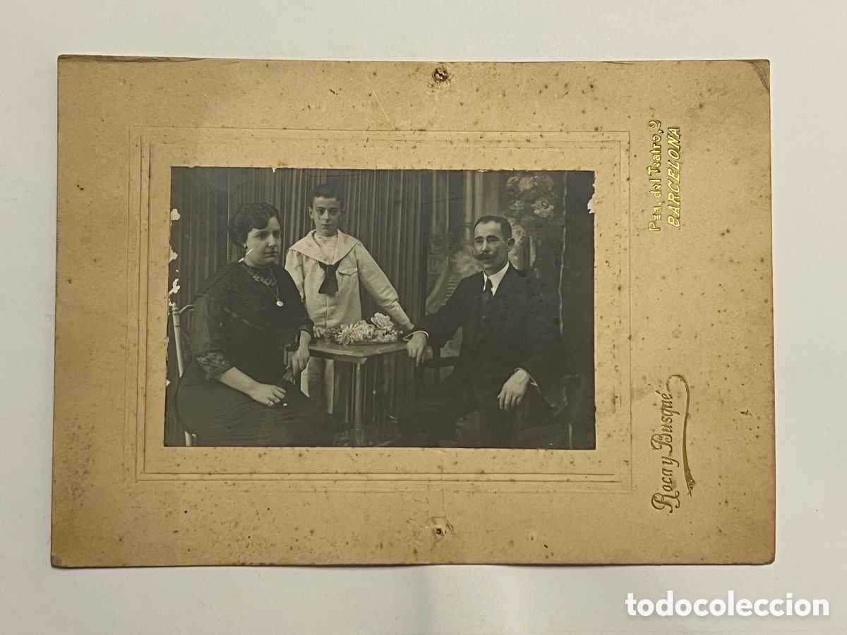 Photographie ancienne: BARCELONA ROCA Y BUSQUE&hellip; Retrato familiar (h.1910?) Med&iacute;das: 15,5 x 22 cm.