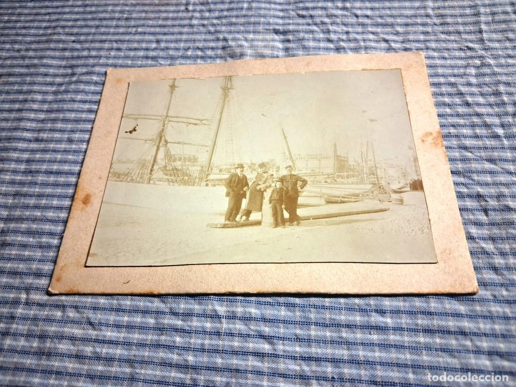 Alte Fotografie: Fotograf&iacute;a alb&uacute;mina Puerto con La Lonja al fondo. Palma. Mallorca.