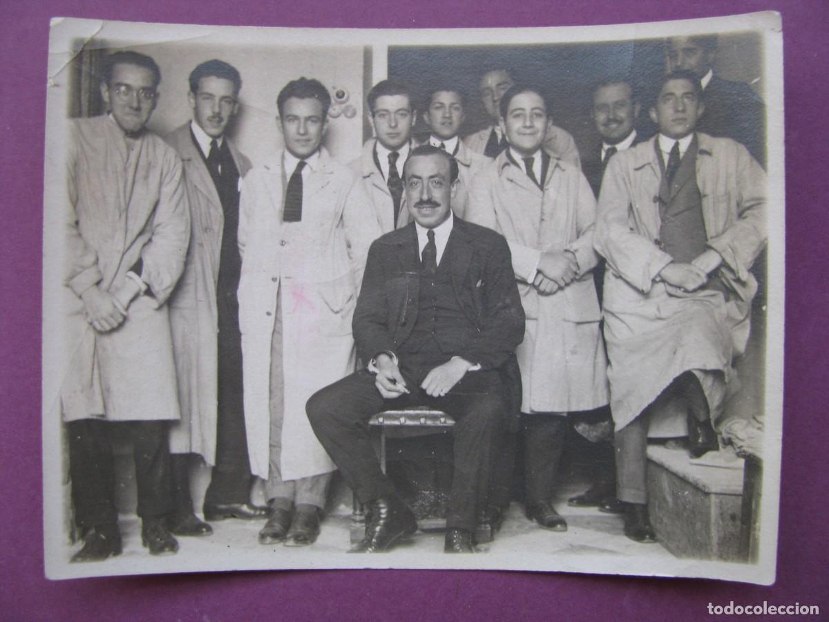 Fotograf&iacute;a antigua: ANTIGUA FOTO. GRUPO DE HOMBRES. SIN IDENTIFICAR EL LUGAR. A&Ntilde;OS 1920-30. 10,5X8 CM