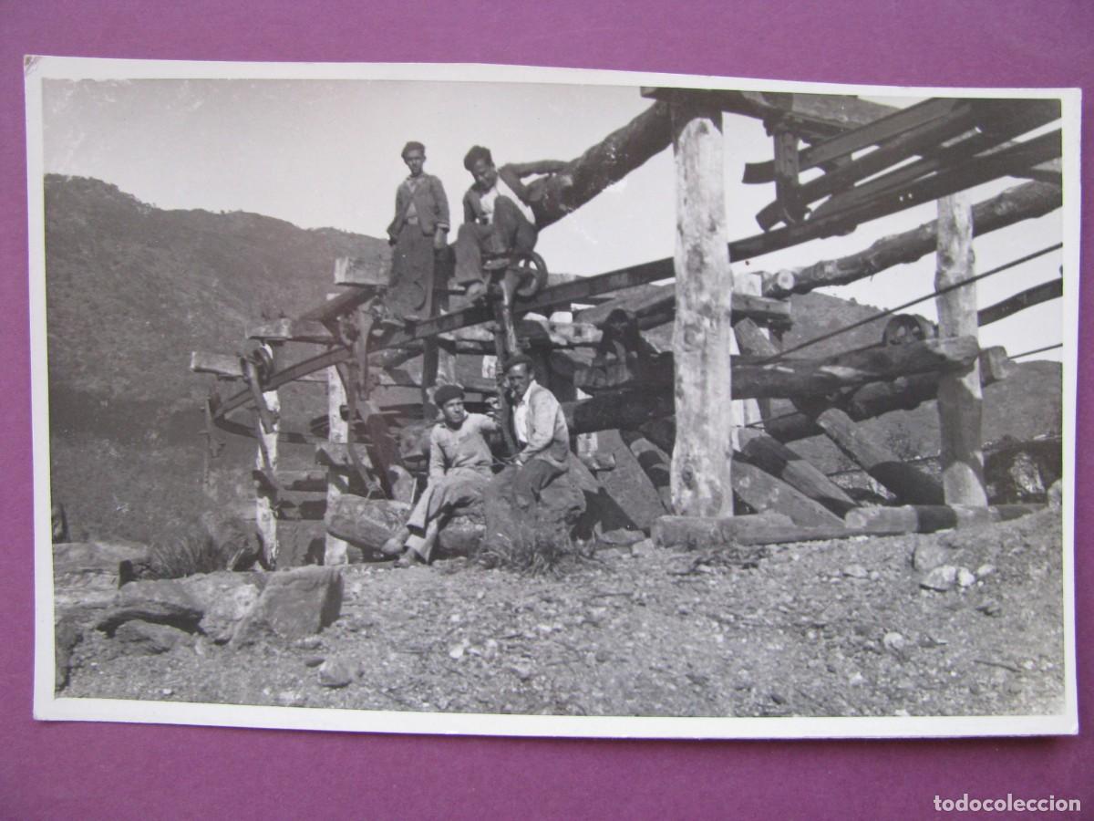 Fotograf&iacute;a antigua: ANTIGUA FOTO. GRUPO DE HOMBRES. ESTRUCTIRA, OBRA. A&Ntilde;OS 1930-40. 13,5X8,5 CM
